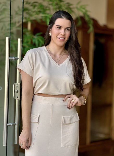 Conjunto Saia Midi e Blusa em Moletinho Bege Simone Fraletti
